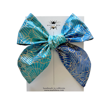 Load image into Gallery viewer, Halle